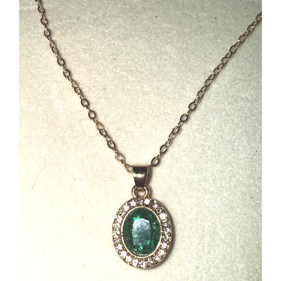 NWT Fashion Goldtone Oval Faux Emerald Necklace - Picture 1 of 3